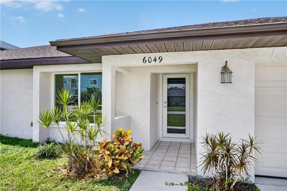 6049 Perthshire Lane Fort Myers, FL 33908