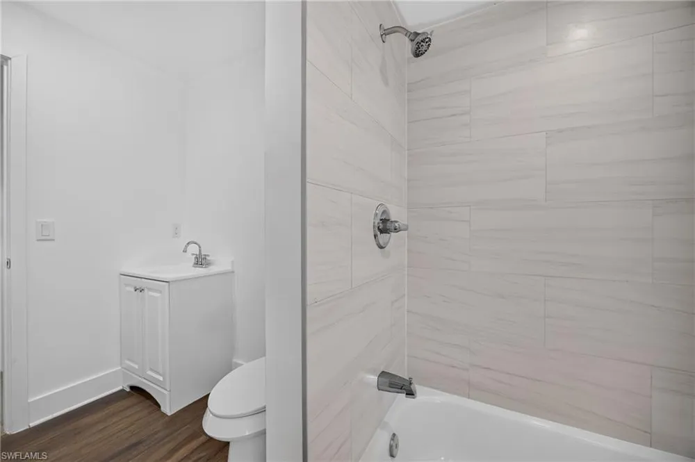 6049 Perthshire Lane Fort Myers, FL 33908