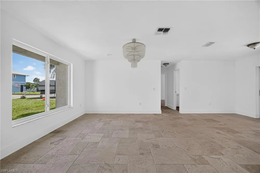 6049 Perthshire Lane Fort Myers, FL 33908