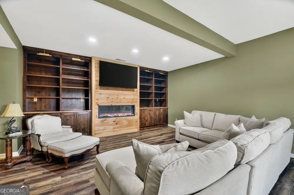 250 Noah CIR Ellijay, GA 30540