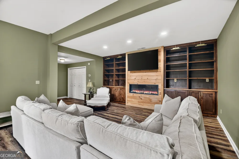 250 Noah CIR Ellijay, GA 30540