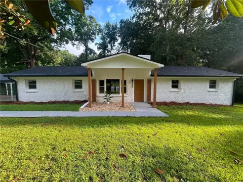1018 Oakton Drive SW