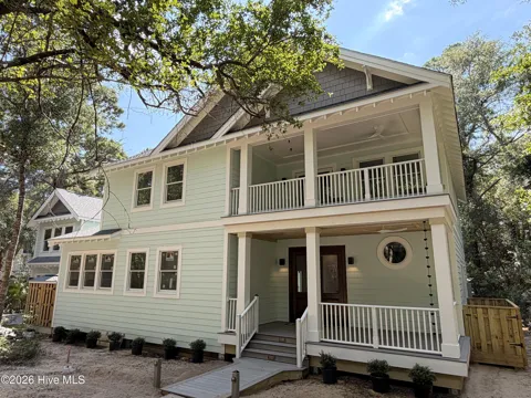 1 Red Bay Court