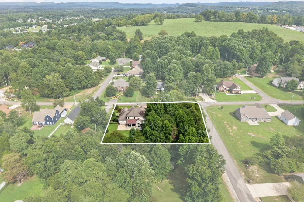 4942 Curtis Dr Cookeville, TN 38506