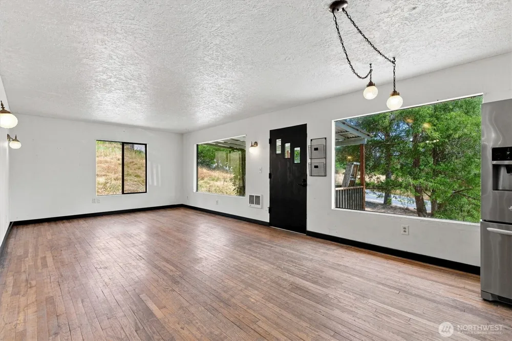 205 Maple Hill Road Kelso, WA 98626