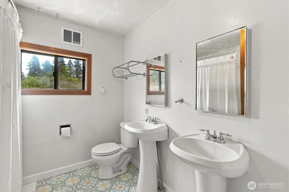 205 Maple Hill Road Kelso, WA 98626