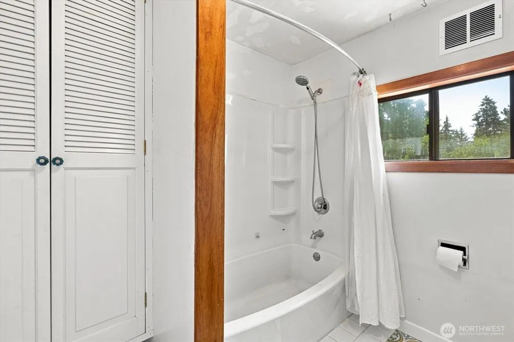 205 Maple Hill Road Kelso, WA 98626
