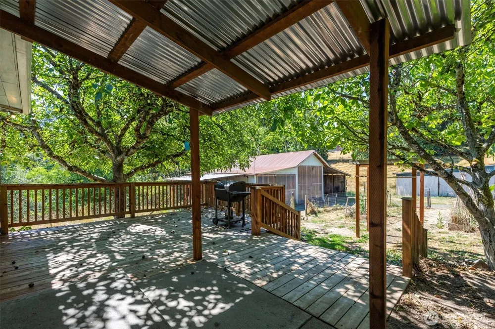 205 Maple Hill Road Kelso, WA 98626