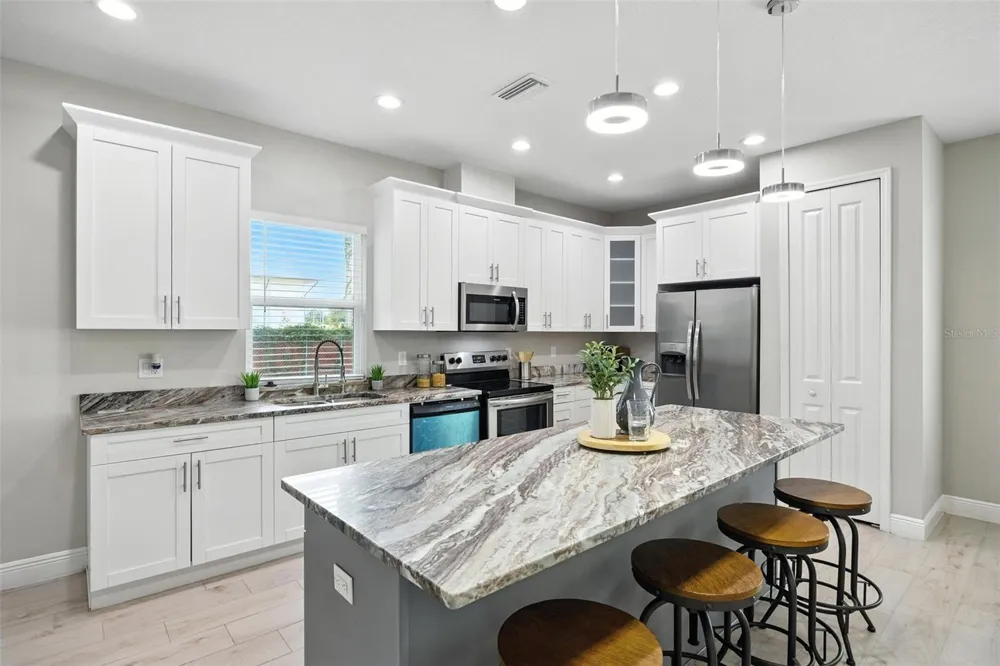 2519 W HIAWATHA STREET Tampa, FL 33614