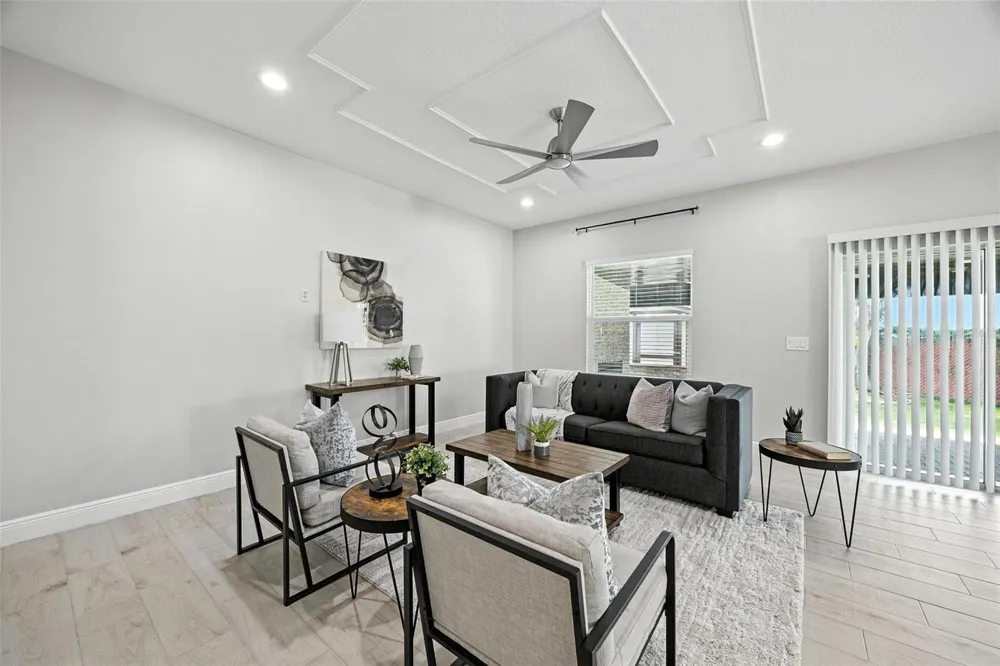 2519 W HIAWATHA STREET Tampa, FL 33614