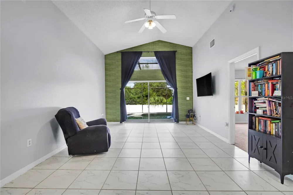 324 CASTERTON CIRCLE Davenport, FL 33897