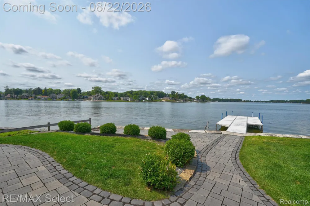 13500 ENID BOULEVARD Fenton Charter Township, MI 48430