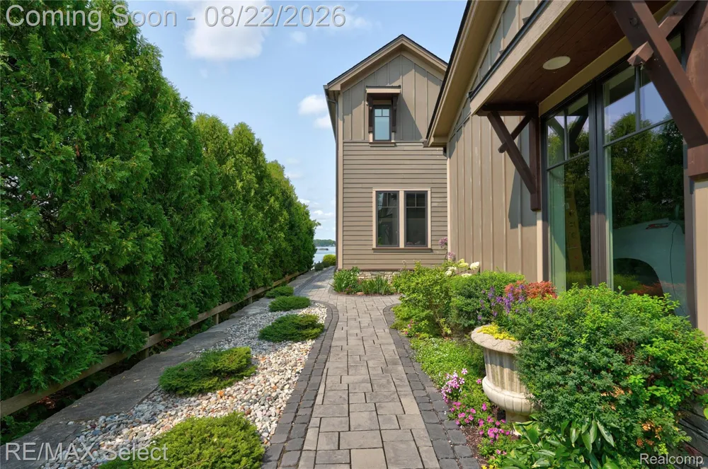 13500 ENID BOULEVARD Fenton Charter Township, MI 48430