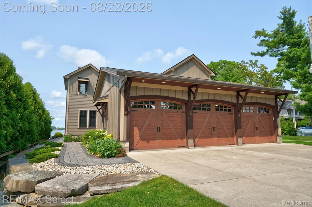 13500 ENID BOULEVARD Fenton Charter Township, MI 48430