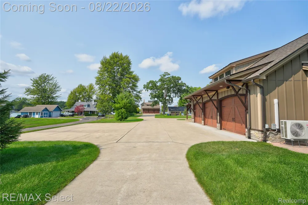 13500 ENID BOULEVARD Fenton Charter Township, MI 48430