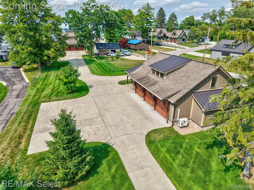 13500 ENID BOULEVARD Fenton Charter Township, MI 48430