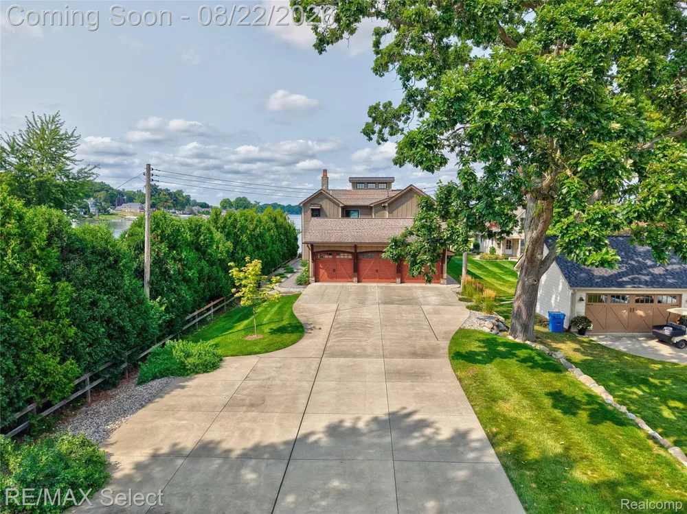 13500 ENID BOULEVARD Fenton Charter Township, MI 48430