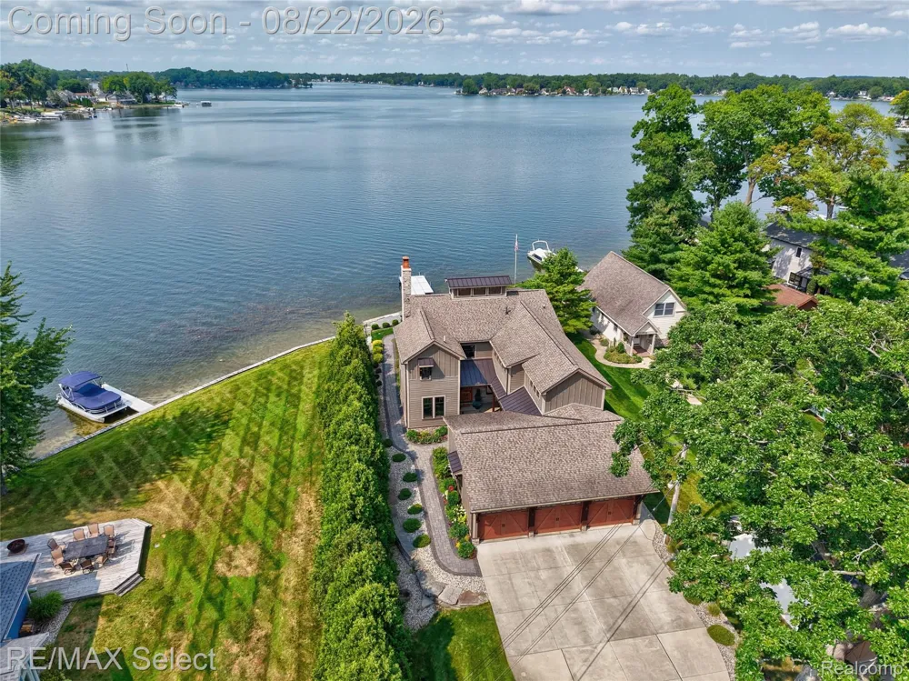 13500 ENID BOULEVARD Fenton Charter Township, MI 48430