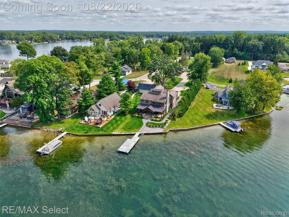 13500 ENID BOULEVARD Fenton Charter Township, MI 48430