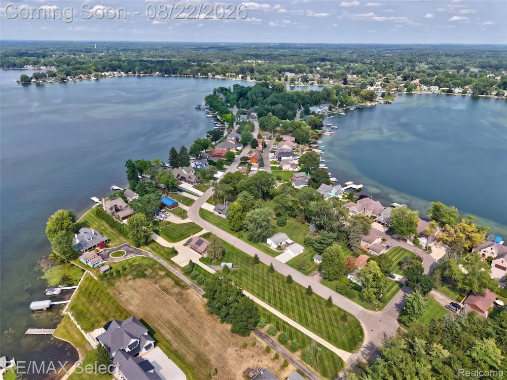 13500 ENID BOULEVARD Fenton Charter Township, MI 48430