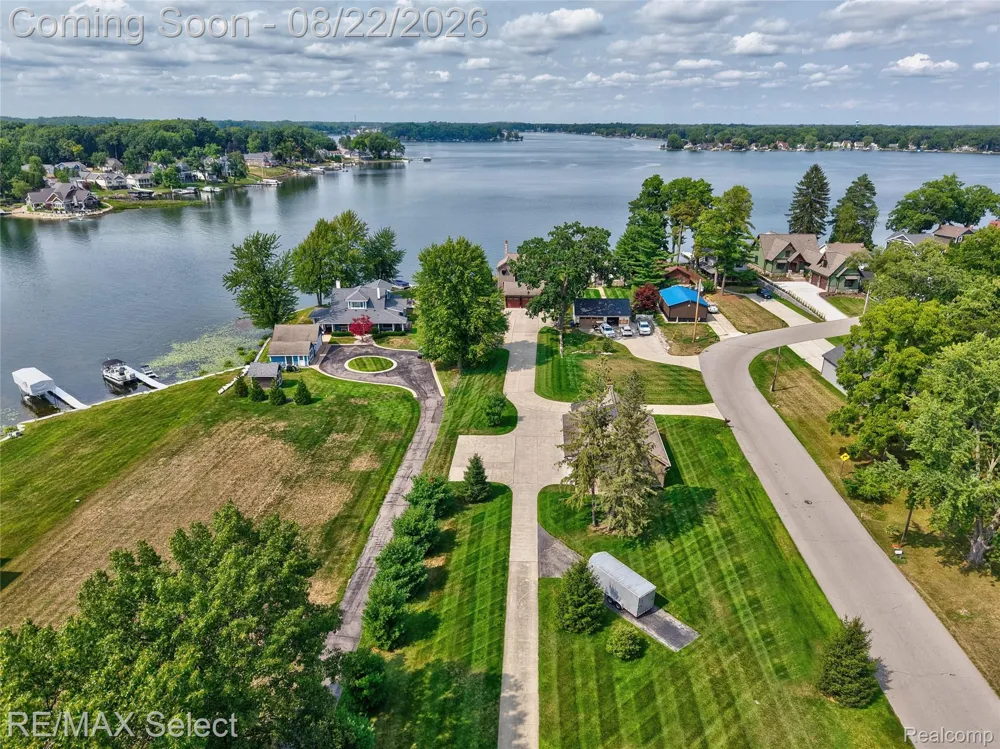 13500 ENID BOULEVARD Fenton Charter Township, MI 48430