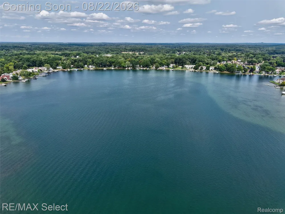 13500 ENID BOULEVARD Fenton Charter Township, MI 48430