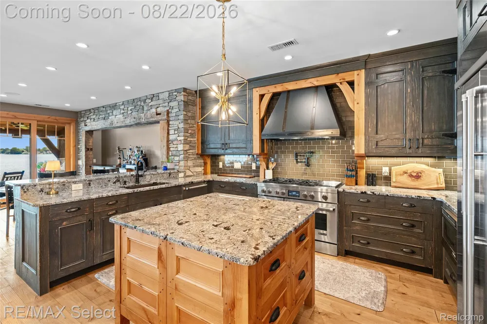 13500 ENID BOULEVARD Fenton Charter Township, MI 48430