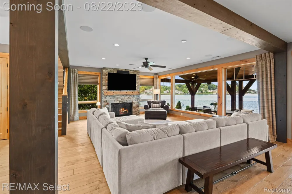13500 ENID BOULEVARD Fenton Charter Township, MI 48430
