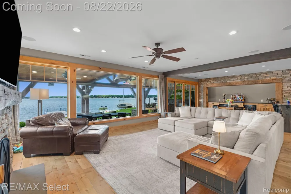 13500 ENID BOULEVARD Fenton Charter Township, MI 48430