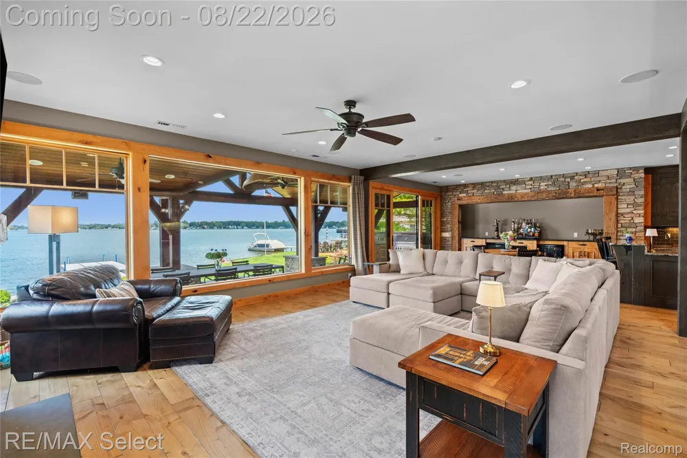13500 ENID BOULEVARD Fenton Charter Township, MI 48430