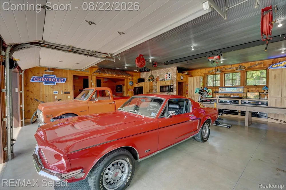 13500 ENID BOULEVARD Fenton Charter Township, MI 48430