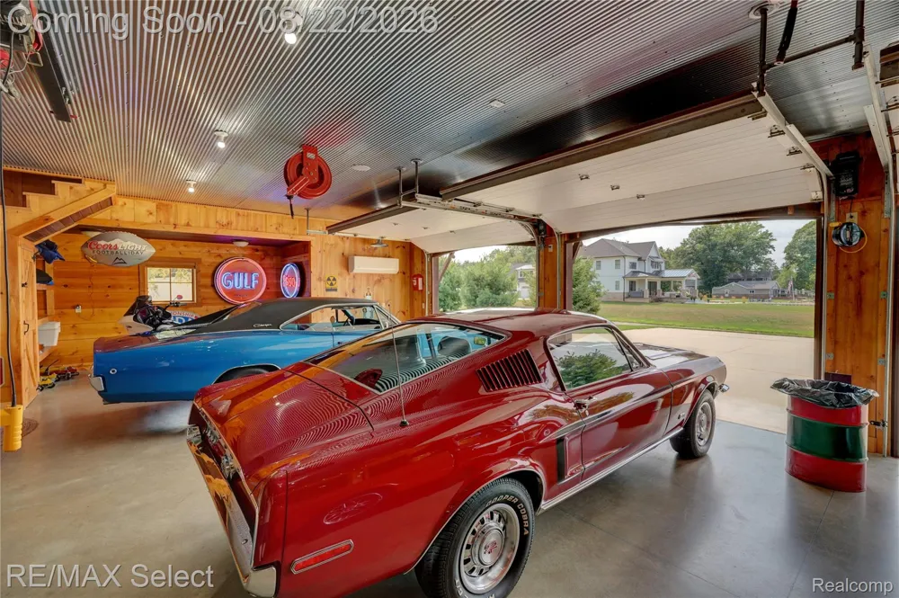 13500 ENID BOULEVARD Fenton Charter Township, MI 48430