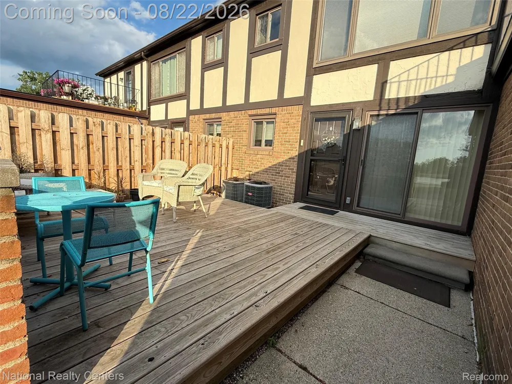 206 Country Club Drive St Clair Shores City, MI 48082