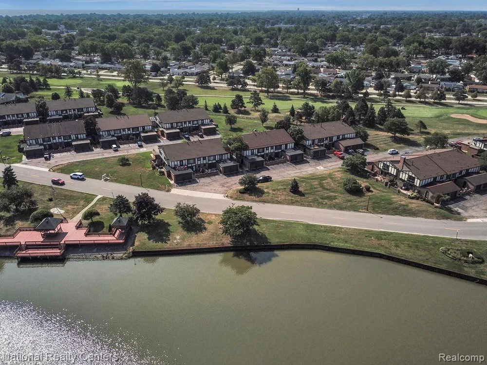 206 Country Club Drive St Clair Shores City, MI 48082