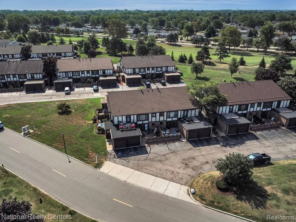 206 Country Club Drive St Clair Shores City, MI 48082