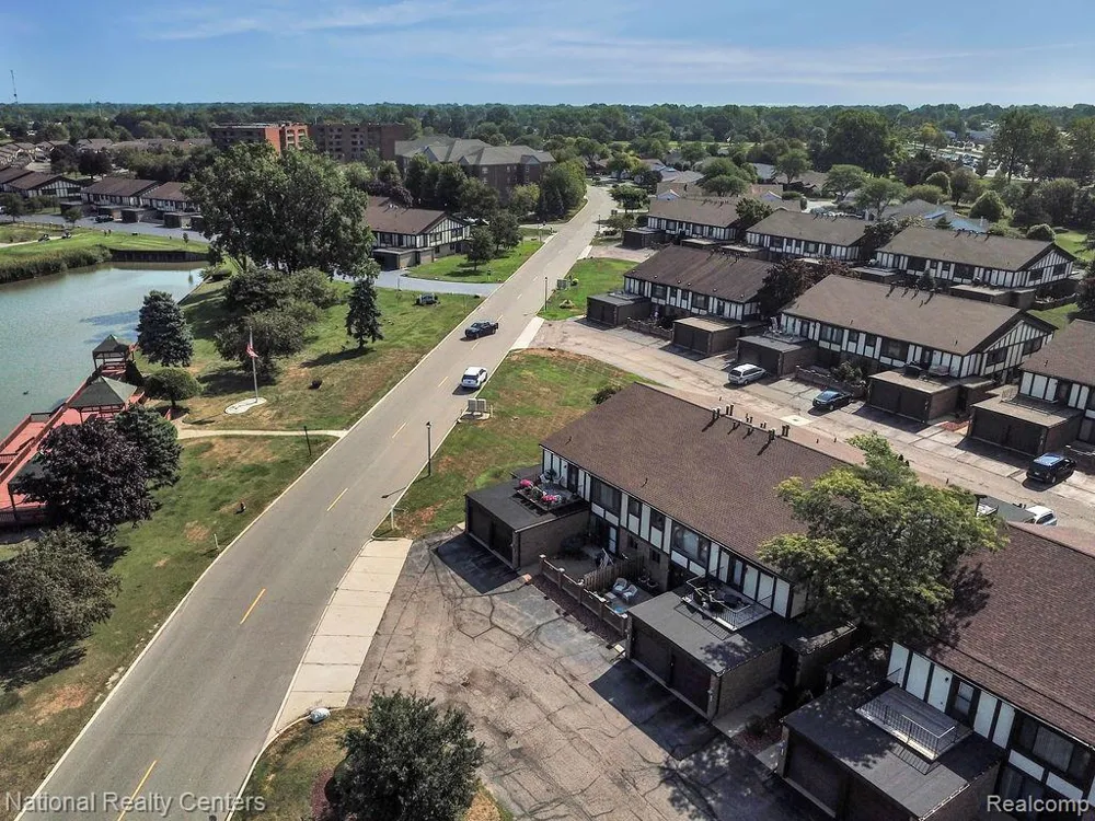 206 Country Club Drive St Clair Shores City, MI 48082