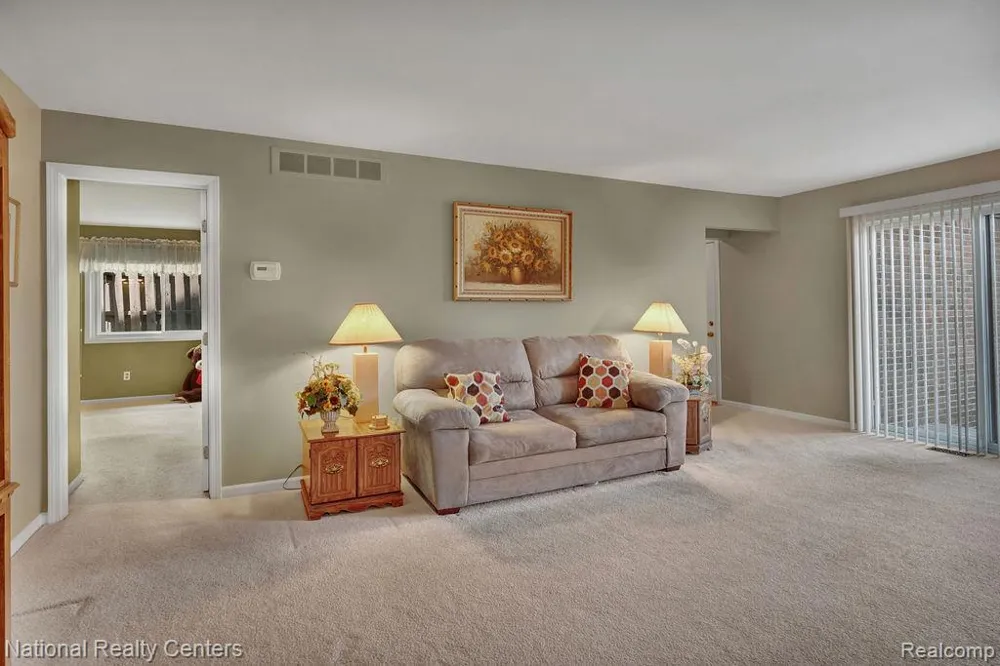 206 Country Club Drive St Clair Shores City, MI 48082