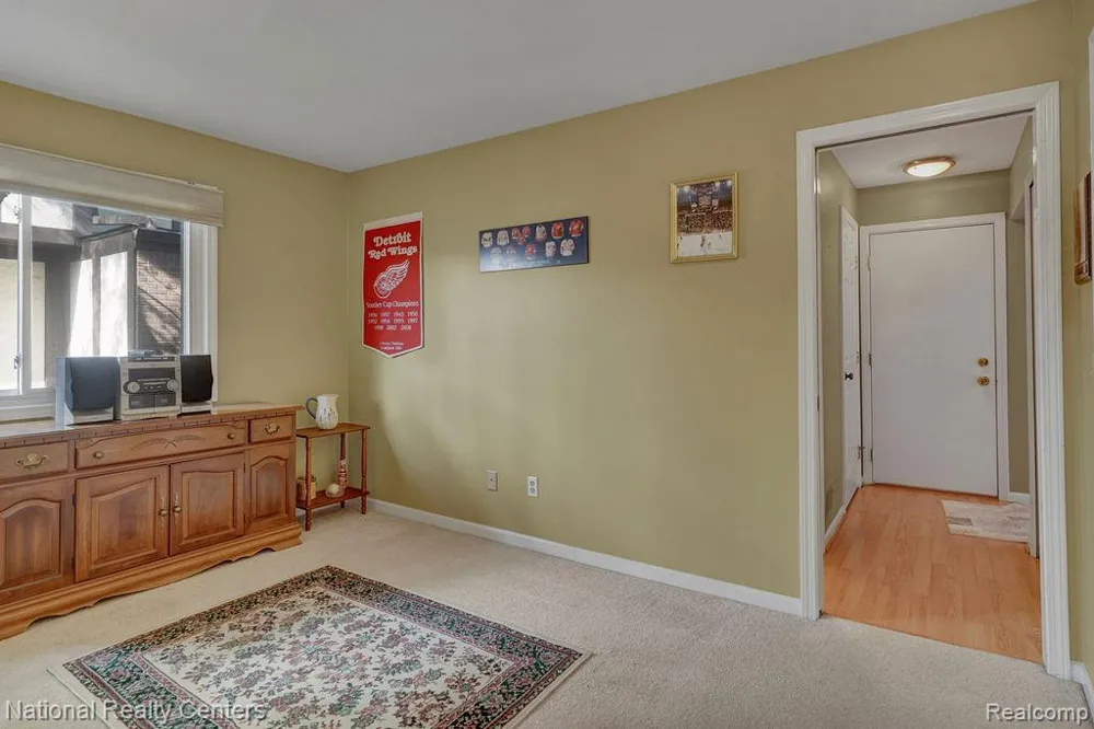 206 Country Club Drive St Clair Shores City, MI 48082
