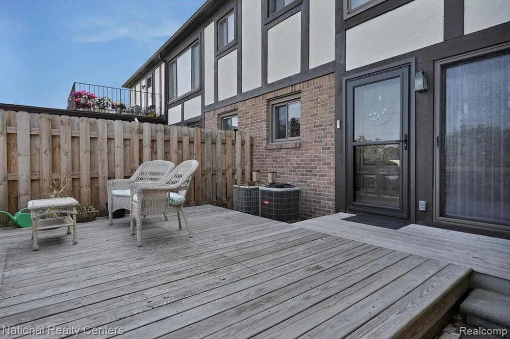 206 Country Club Drive St Clair Shores City, MI 48082
