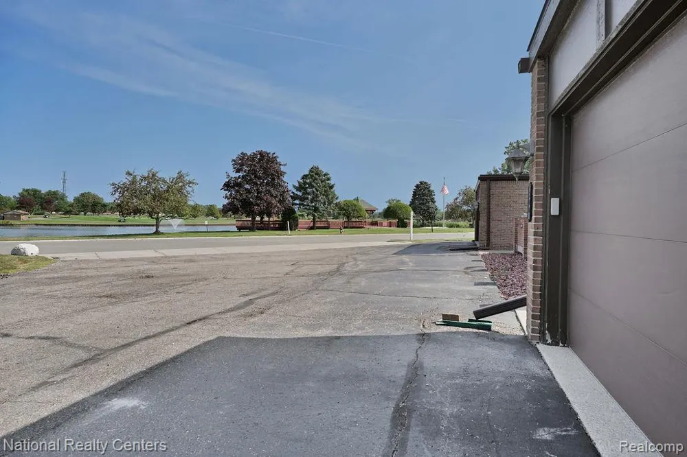 206 Country Club Drive St Clair Shores City, MI 48082