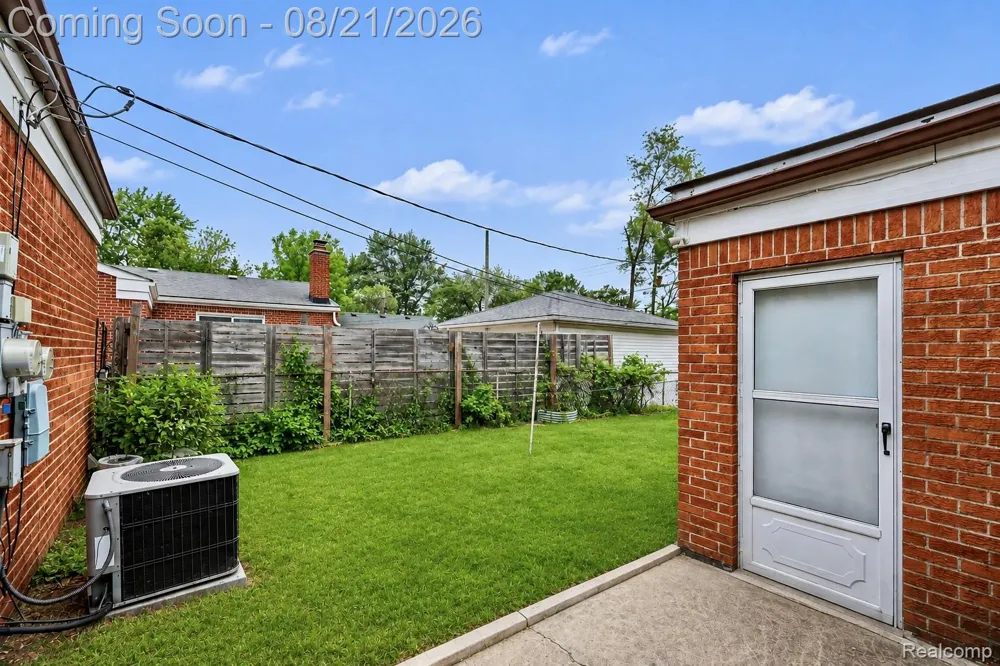 28326 Alden Street Madison Heights City, MI 48071