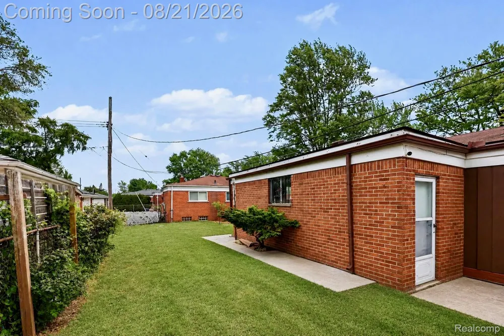 28326 Alden Street Madison Heights City, MI 48071
