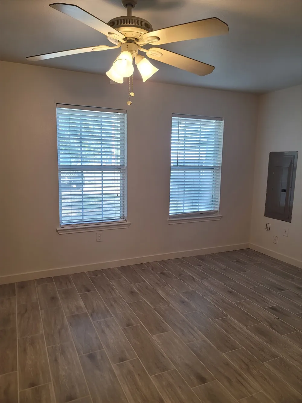 910 S Catherine Street Terrell, TX 75160