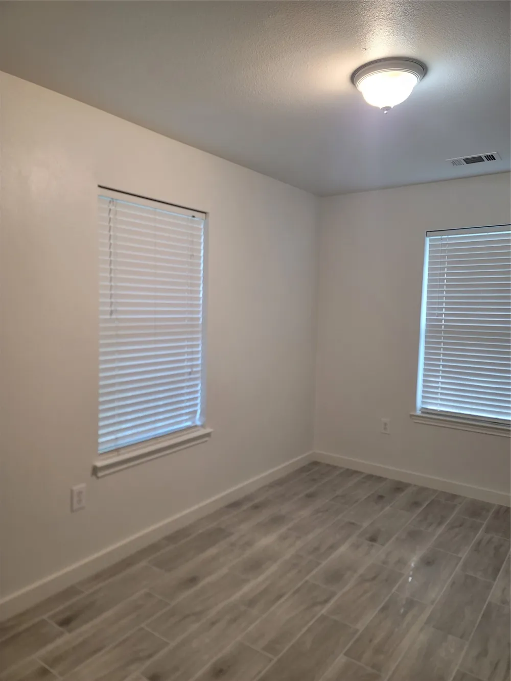 910 S Catherine Street Terrell, TX 75160