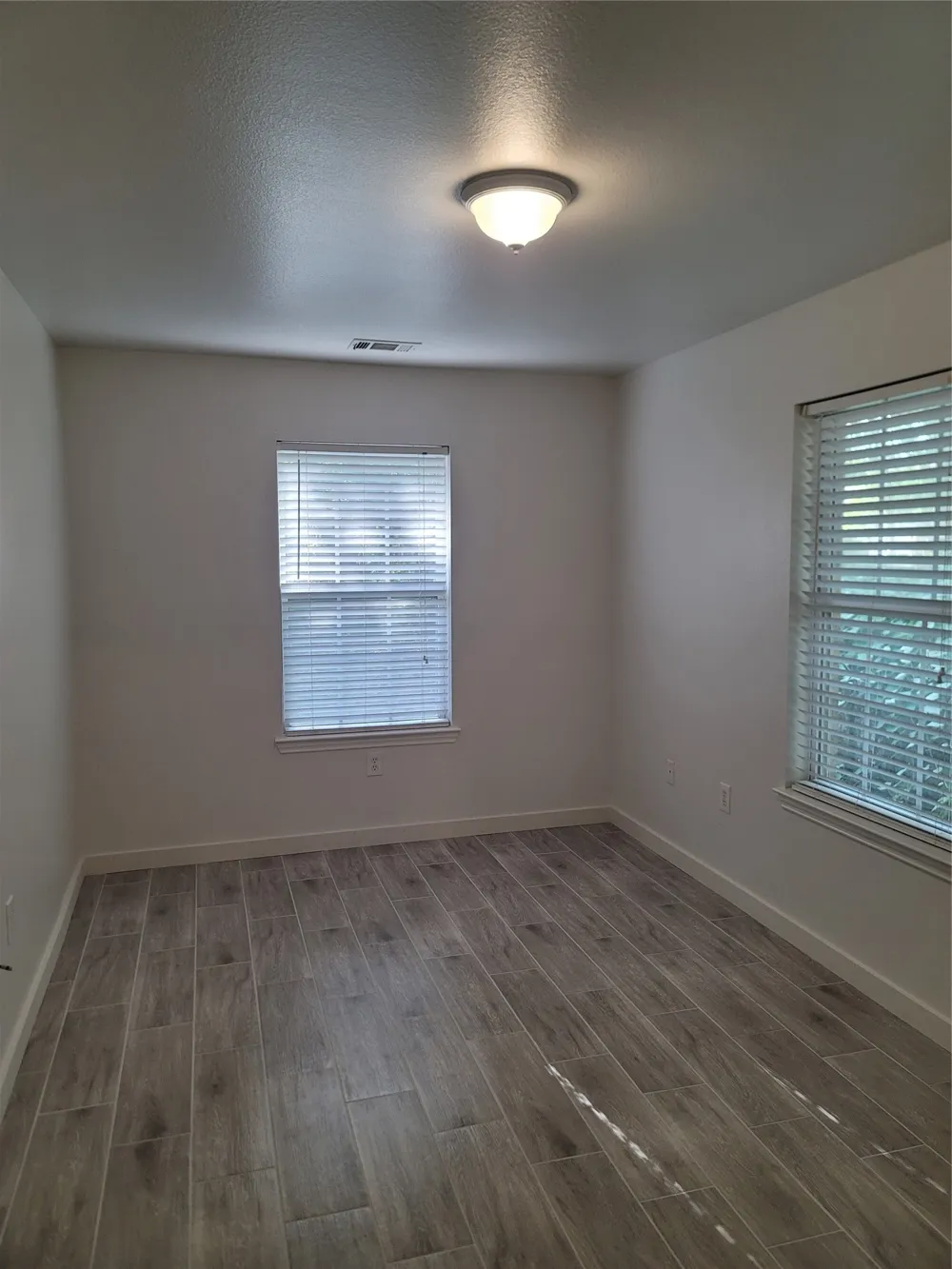 910 S Catherine Street Terrell, TX 75160