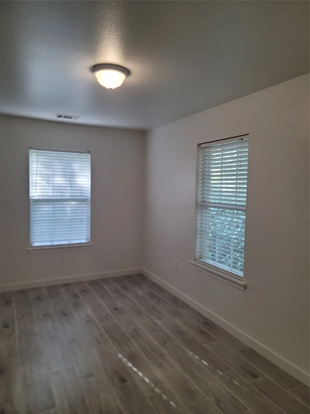 910 S Catherine Street Terrell, TX 75160