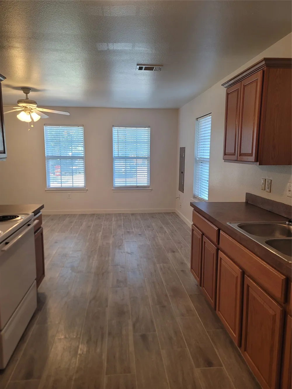 910 S Catherine Street Terrell, TX 75160