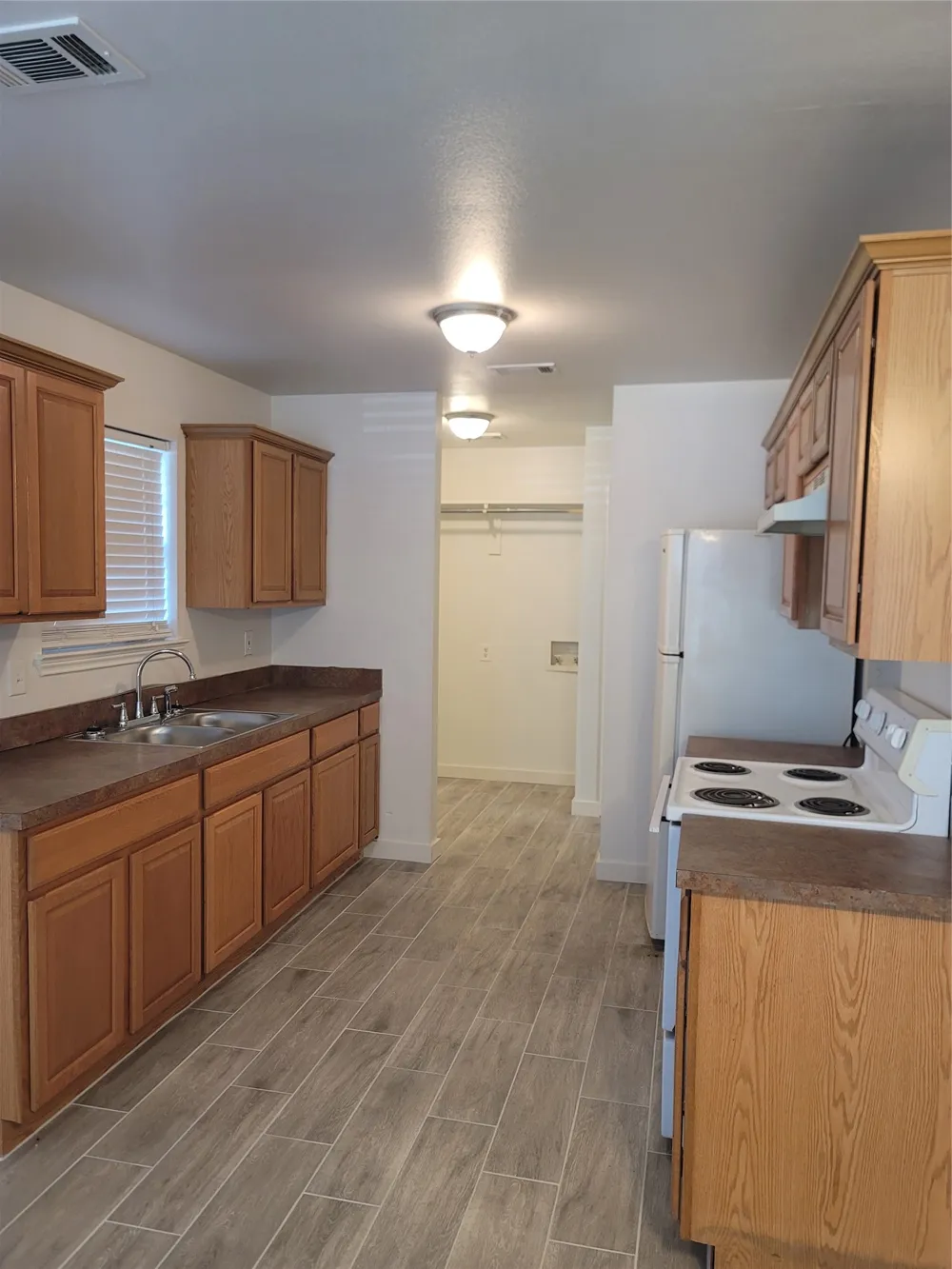 910 S Catherine Street Terrell, TX 75160