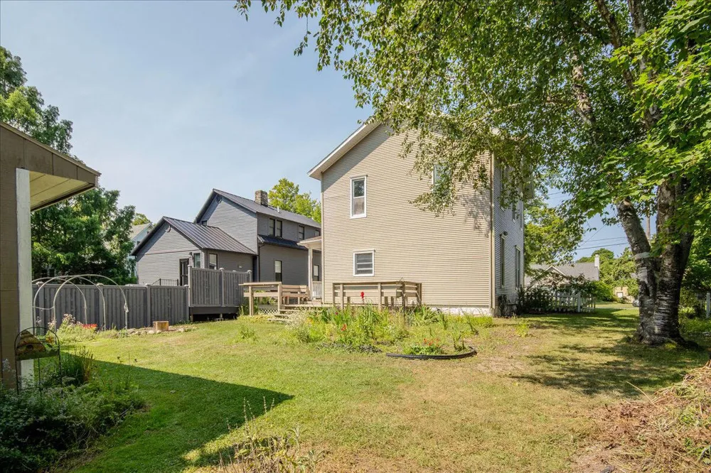 607 Pine Street Manistee, MI 49660