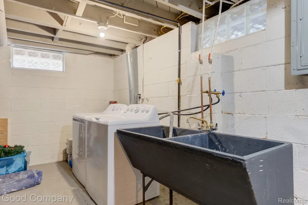 421 Channing Street Ferndale City, MI 48220